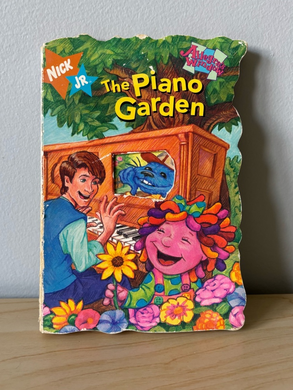 Vintage Nick Jr. Allegra’s Window “The Piano Garden” Board Book - 1996 💐